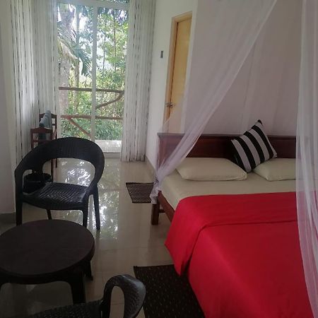 Isuru Homestay Ella Buitenkant foto