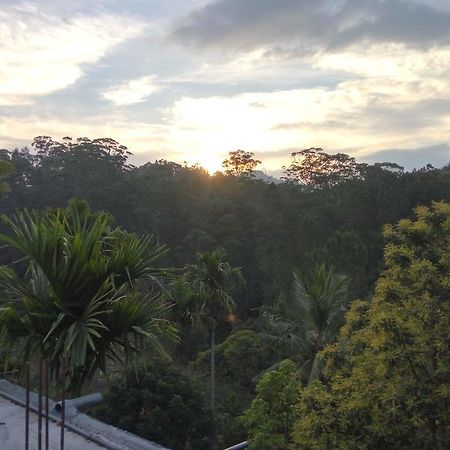 Isuru Homestay Ella Buitenkant foto