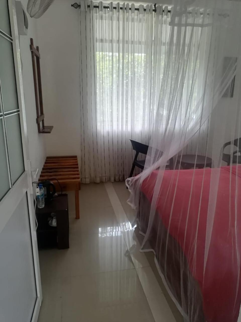 Isuru Homestay Ella Buitenkant foto