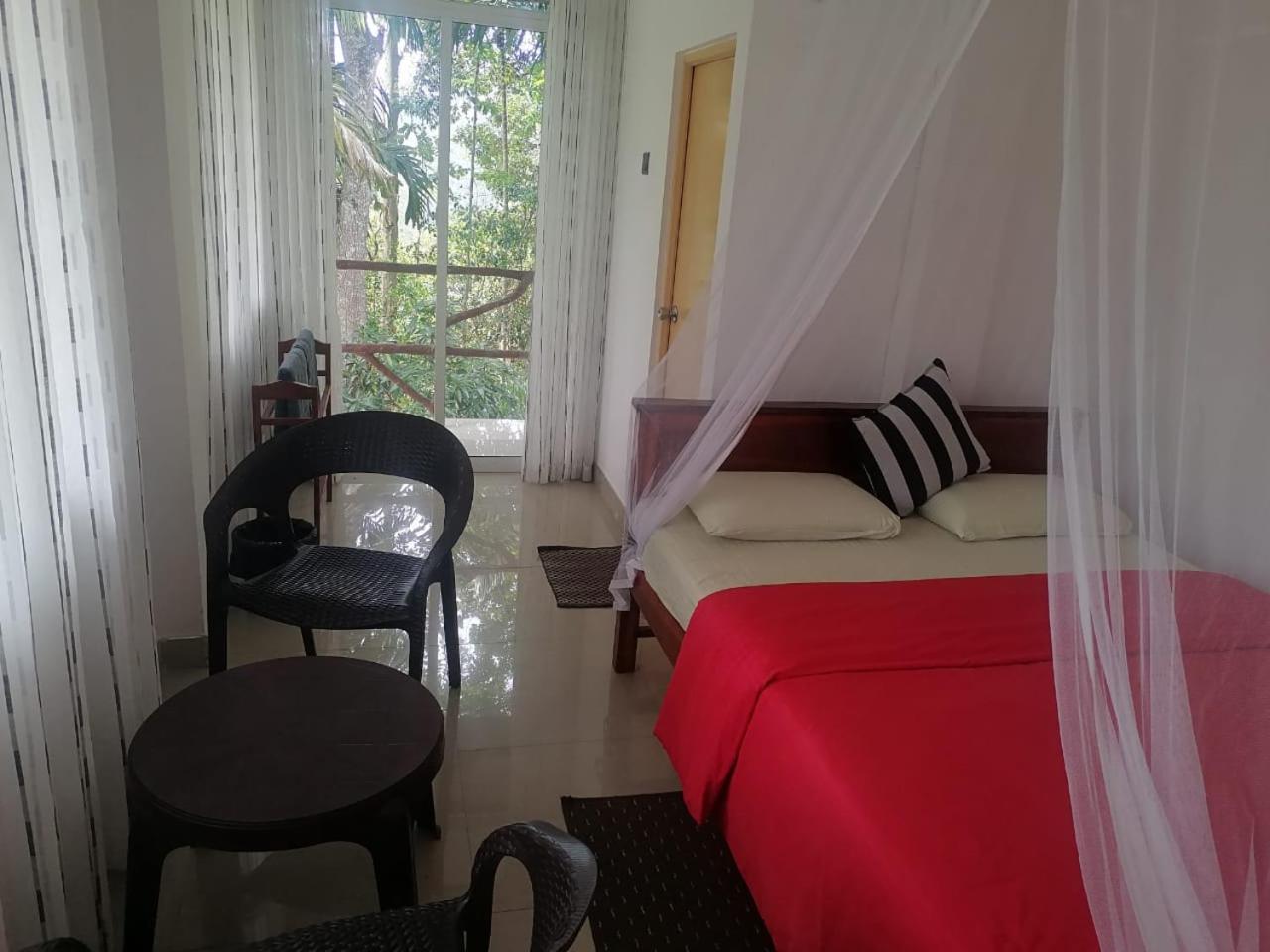 Isuru Homestay Ella Buitenkant foto