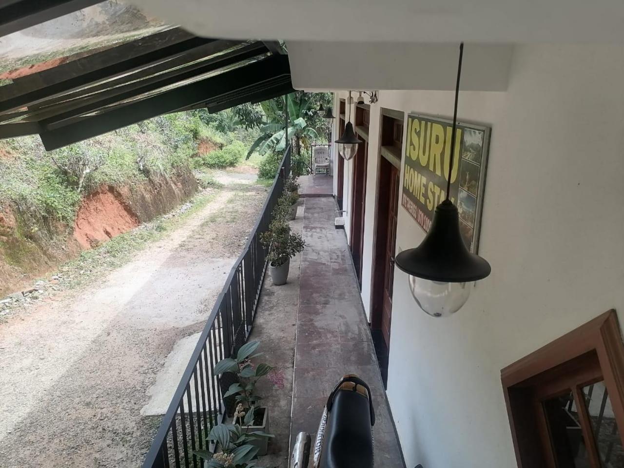 Isuru Homestay Ella Buitenkant foto